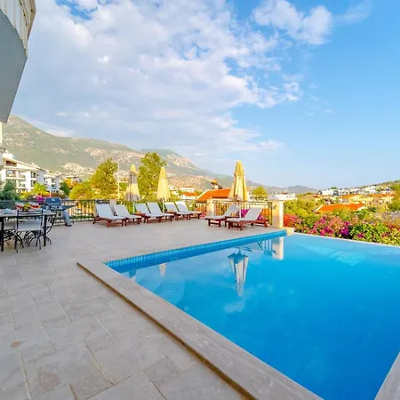 A Luxurious Sea View Within Walking Distance To Town In Kalkan Kalamar ヴィラ