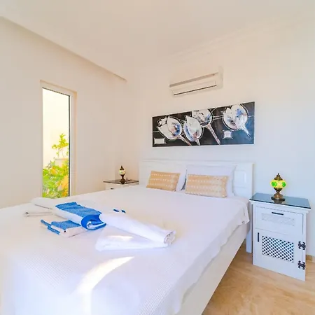 ヴィラ A Luxurious Sea View Within Walking Distance To Town In Kalkan Kalamar *